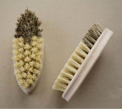 China Sustainable Good Quality Wooden Kitchen Vegetable Cleaning Brush With Tampico Fiber And Basin for sale