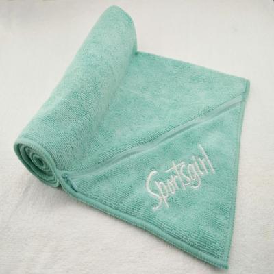 China QUICK DRY Microfiber Towel Zipper With Pocket Personal Gym Customized Towel for sale