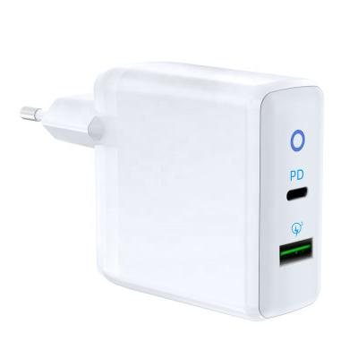 China LED Light Wall Charger 36W PD QC 3.0 Dual Type-C USB-A Fast Charger Power Adapter 5V/2.4A for sale