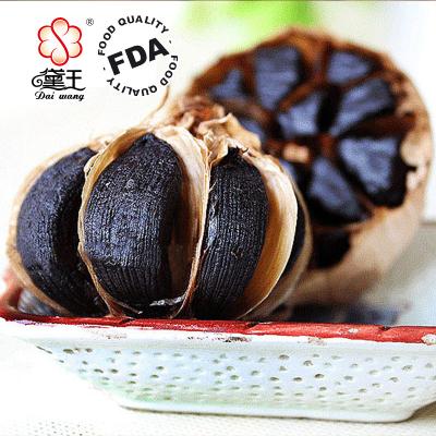 China The hot sale market price of fresh healthy food clove ail black garlic black multiple cloves for sale