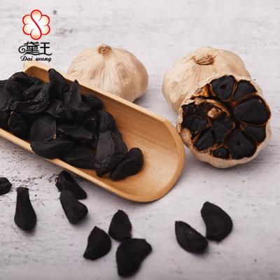 China 120 Shandong Jining Days Fresh Fermented Organic Peeled Whole Black Garlic Cloves for sale