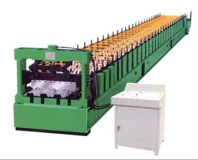 China 840mm China factory price brand new automatic cutting 840mm roof panel roll forming machine wall tiles making machine for sale for sale