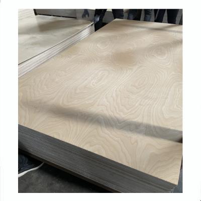 China Traditional 4*8 Furnichure High Quality Customizable Plywood Natural Birch UV Laminated Sheets for sale