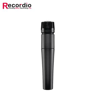 China Professional Karaoke Wired Handheld Dynamic Microphone Handheld Interview Microphone for sale