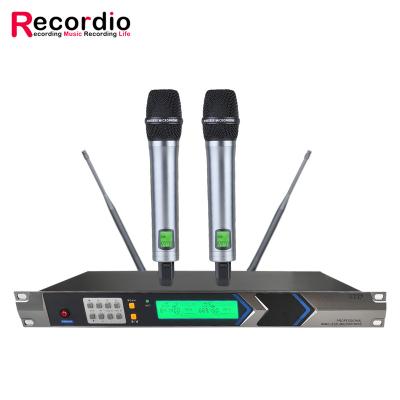 China GAW-K200 UHF wireless microphone multiple stackers use multiple output channels synchronously for outdoor performances en venta