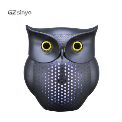 China Small and Convenient 4 Inch Blue Tooth Outdoor Wireless Speaker with LED Light for sale