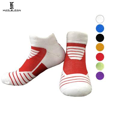 China New Arrival Contrast Color Basketball Towel Breathable Socks Absorbent Professional Fashion Bottom Sweat Sports Socks For Men for sale