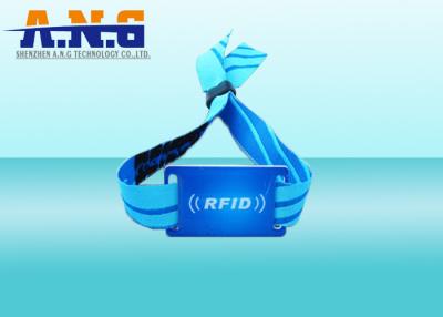 Китай UHF сплетенный тканью Rfid маркирует браслет Wristbands случая для партии празднества продается