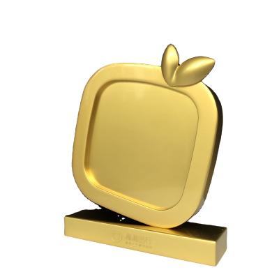 China Custom Europe Boutique Awards Metal Apple Shape Fame Decoration Ornaments for sale