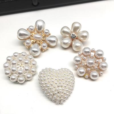 China New Design Bling Metal Button Dry Cleaning For Wedding Dress Flower Rhinestone Decorative Jewelry Metal Nickel Free Button for sale