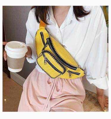 China 2021 Women's Shoulder Retro Water Proof Crocodile Pattern Chain Crossbody Bag Simple Diagonal Trunk Bag Fashion Crossbody Saddle Bag for sale