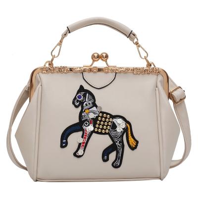 China High quality 2021 customized new pattern ladies fashion all-match handbag animal retro shoulder messenger bag for sale