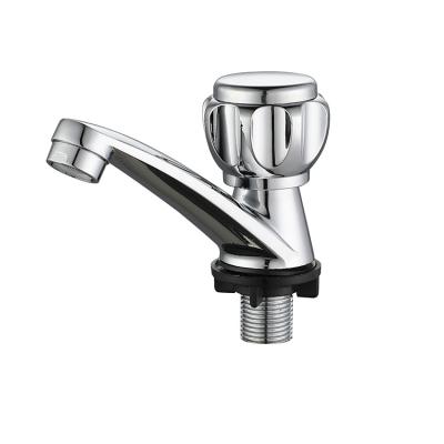 China Metered Faucets Factory Wholesale Faucet Manufactures Faucets Cheap Price Cold Water Faucet Deck Mounted Lavatory Faucets for sale