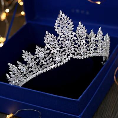 China Tiara Luxury New Pageant Headband Tiaras 3A Tiaras Cubic Zircon Women Hair Accessories Bride Hair Accessories For Wedding Gifts for sale