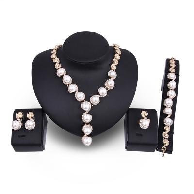 China Noble Freshwater Wedding Evening Dress Accessories CLASSIC European and American Pearl Alloy Jewelry Set for sale