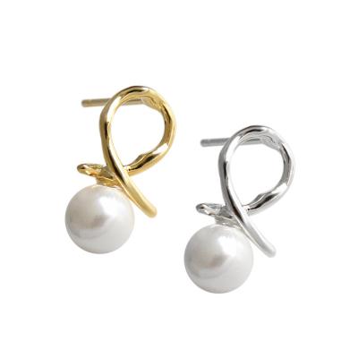 China Fashion Classic 925 Sterling Silver Cool Knot 18k Dubai Pearl Earrings Natural Pearl Gold Plated Stud Earring Silver For Women for sale