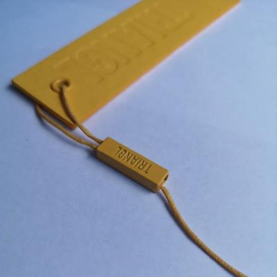 China Sustainable Professional Manufacturer Paper Hang Tag For Clothing Paper Eyelet Hang Tags for sale