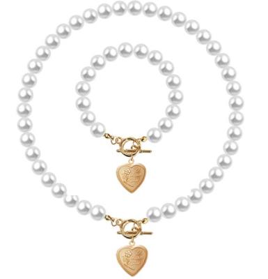 China Vintage Bridal Jewelry Set Beaded Necklace & Bracelet Jewelry Love Heart Pendant Elegant Classic Charm For Pictures Pendant Necklace for sale