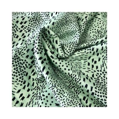 China Waterproof 100% Polyester Fabric Leopard Design Dispersion Printed Wash Fabrics 100gsm for sale