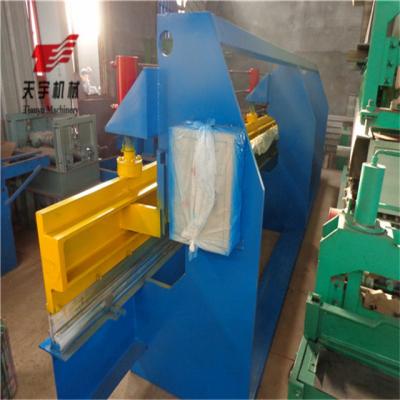 Chine Color Steel Sheet Downspout Roll Forming Machine Energy Saving 0.2-1.0mm Thickness à vendre