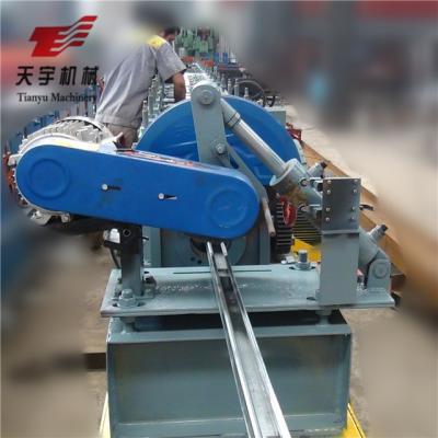 중국 Galvanized Slotted Storage Rack Roll Forming Machine Chain Drive PLC control 판매용