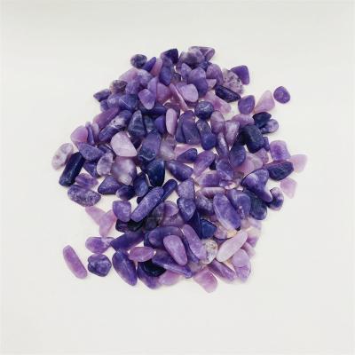 China Wholesale Europe Natural Lilac Healing Stone Garden Crystal Chips Gravels For Home Gemstone Decoration for sale