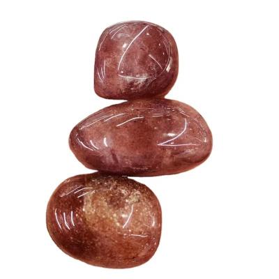 China Natural wholesale reiki small crystal strawberry gravel healing Europe crystal palm crystal stone for sale