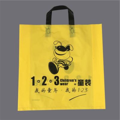 China Recyclable Wholesale Clear Self Adhesive OPP Plastic Bag Fold End PE T-shirt Sealed Bag With Hand Ring for sale