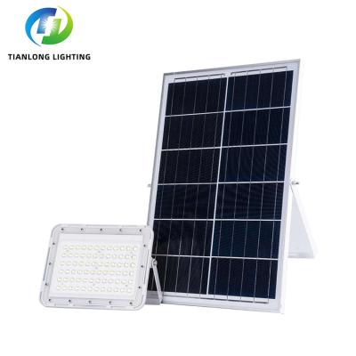 China Remote Control IP65 60w 100w 150w 250w Garden High Lumen Waterproof Aluminum Outdoor LED Solar Flood Light for sale