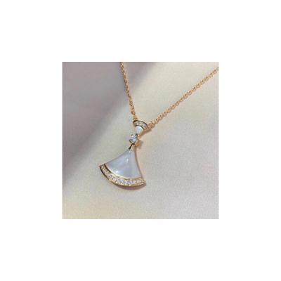 China 2021 Trendy Rhinestone Necklace Jewelry Zircon Alloy Crystal Pendant Necklaces Vintage Panla Queen New Women's Jewelry for sale