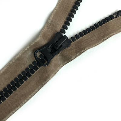 China Good quality factory directly no.8 green no.8 open end waterproof plastic waterproof zipper for sale