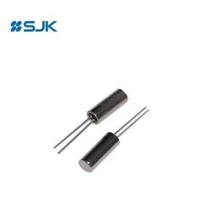 China 32.768KHz SJK Thru-Hole Crystal Unit 2*6mm or 3*8mm Tuning Fork Crystal for Industrial en venta