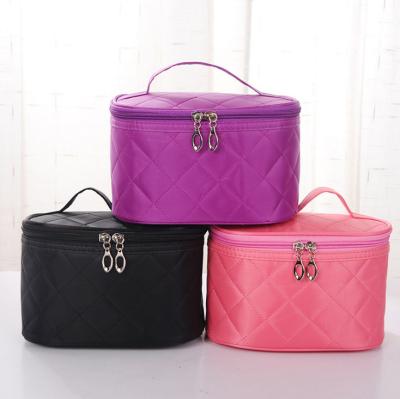 China Microfiber Toiletry Bag Travel Makeup Bag Tote Portable Round Shape Cosmetic Bag With Zipper for sale