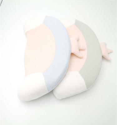 China Sustainable Baby Head Shaping Pillow Memory Foam Newborn Baby Pillow Flat Head Prevention for sale