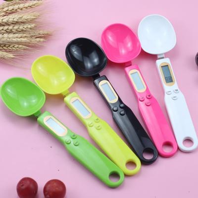 China Viable Hot Sale 500g/0.1g Electronic Food Measurer Kitchen Digital Spoon Scale With LCD Display for sale