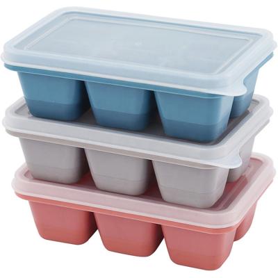 China Sustainable Frozen Ice Cube Artifact Ice Maker Household Silicone Ice Tray With Lid for sale