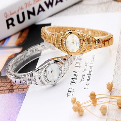 China Direct Wholesale Alloy Supply Ripple Diamond Watch Women's Bracelet Ladies Watch Pearlescent Bracelet Women's Watch New for sale