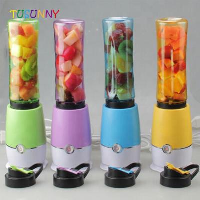 China Factory direct sale mini outdoor refillable juice blender portable electric blender with travel bottle for sale