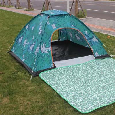 China Camouflage/field play tent waterproof containable camping beach tent is suitable for 3-4 people for sale