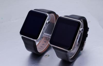 China G-Sensor MTK preto/do verde SMS MMS QQ 3D que chama Smartwatch com cartão de Sim à venda