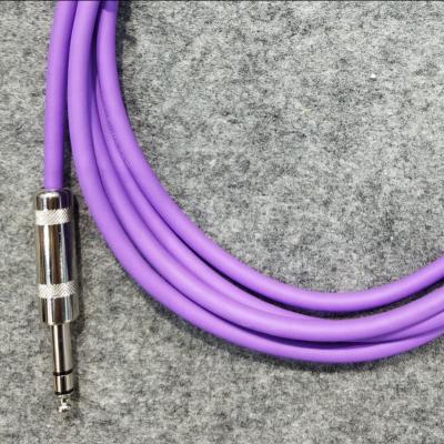 China The GUITAR electric guitar cable with metal connectors 1/4