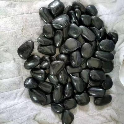 China Modern Whole Sale Polished Black River Pebble Stone Garden Paving Floor for sale