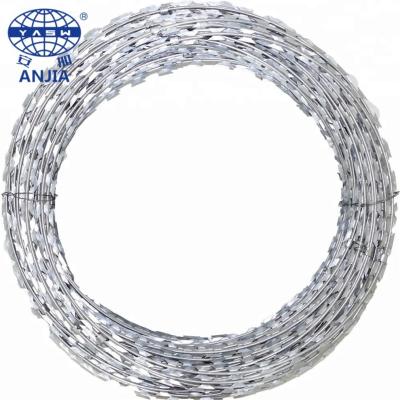 China Fence Mesh High Quality Good Selling Razor barbed wire BTO-22 CBT65 blade specification for industry and agriculture razor iron wire coil for sale