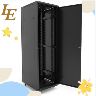 Cina NA Free Standing Outdoor Server Rack Cabinet SPCC 19 pollici IP20 Server Rack Network Cabinet in vendita