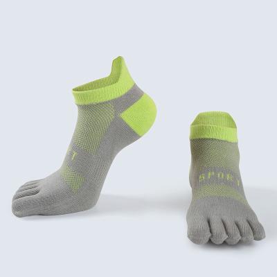 China Japan antibacterial high quality men's five-pointing toe bumps women's p toe separation socks cotton sweat-absorbent production line wholesale for sale