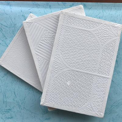 China Artistic Ceilings PVC Gypsum Ceiling Tiles 996 Design 595*595*7mm for sale