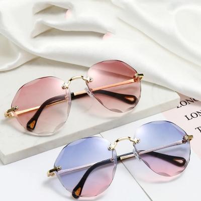 China New Design Fashion Sunglasses Women Stylish Korean Custom Shades Sunglasses for sale