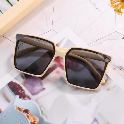 China Fashion Sunglasses 2022 Women Fashion 31 Optional Designer Shades Square Luxury Sunglasses for sale