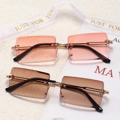 China Fashion sunglasses drop shipping 2022 fashion unisex luxury fashion sunglasses for men and women for sale