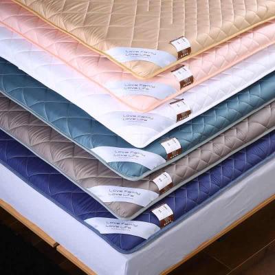 China High Quality Waterproof Machine Washable Mattress Protector Cover for sale